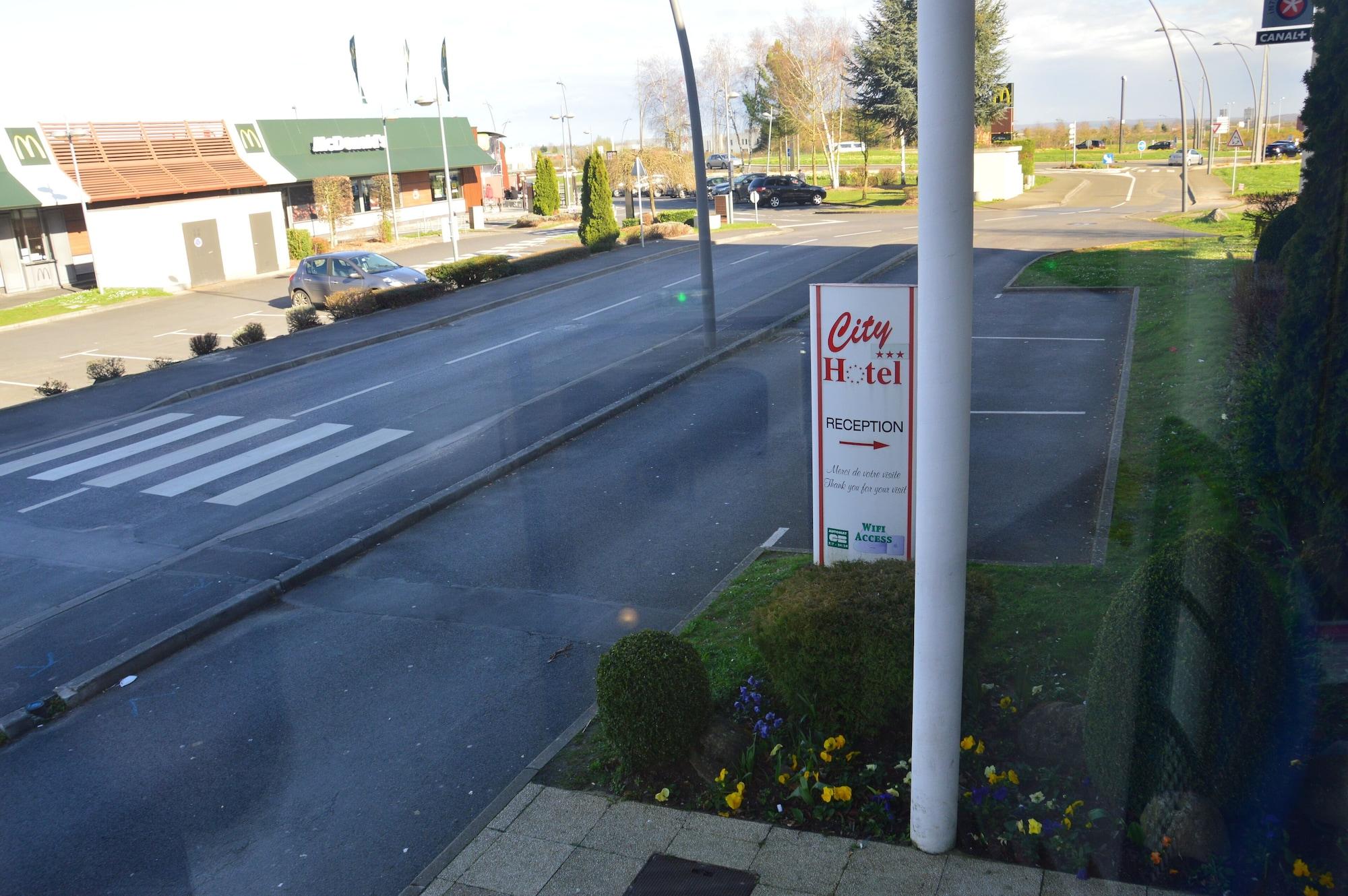 The Originals City Hotel, Aeroport Beauvais Buitenkant foto