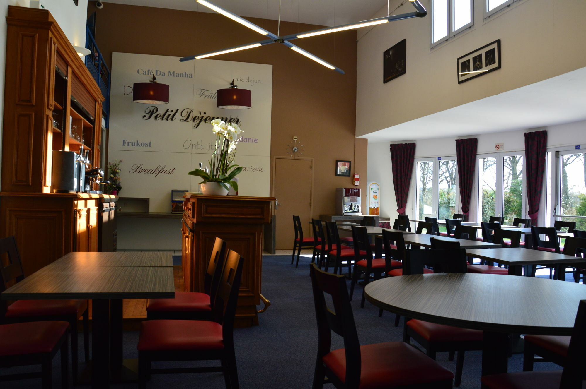 The Originals City Hotel, Aeroport Beauvais Buitenkant foto